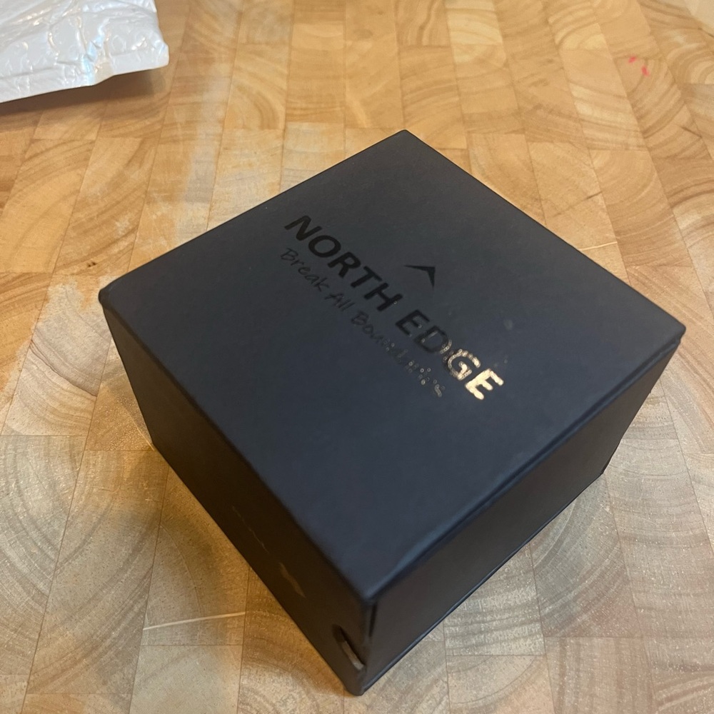 New ( Sale Sale. ) MAKE OFFER North Edge Diving Black Solar Watch. Will accept - Picture 6 of 6